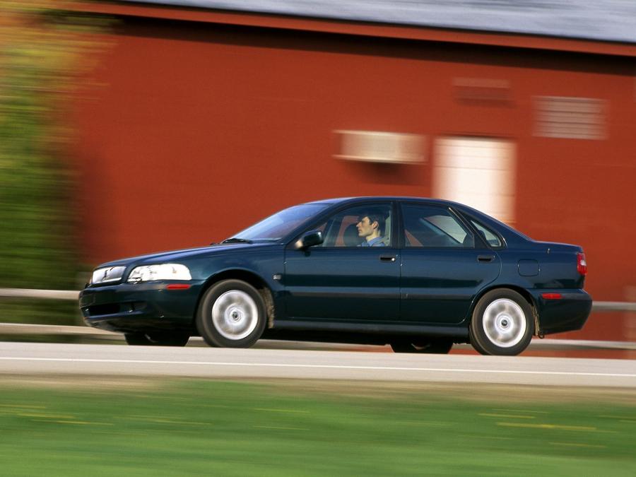  Volvo S40 1999 года  (фото 7 из 17)